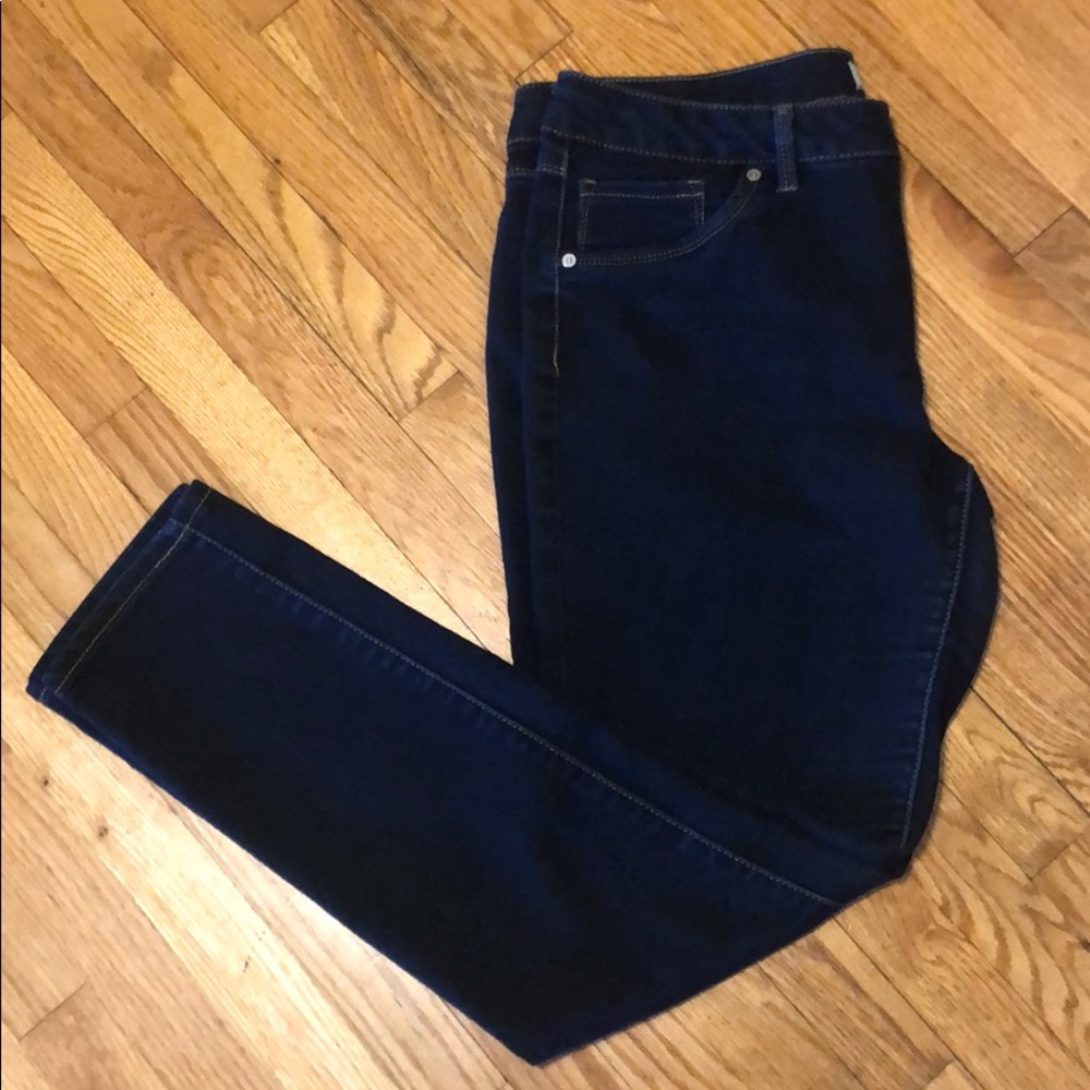 Woman’s Skinny Jeans.